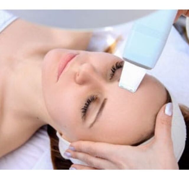 📣 OFFER! Hydraderm Ultrasonic Facial now only £47 (worth £70). 
You’re welcome! 🤗🌸 

THE BENEFITS:
- Nourishing, hydrating the skin and maintaining a healthy look to it.
- Removes dead layers of the skin.
- Increase blood circulation.
- Removing trapped debris in the pores.
- Enhance skin care product penetration. 

#findyourinnerglow ✨